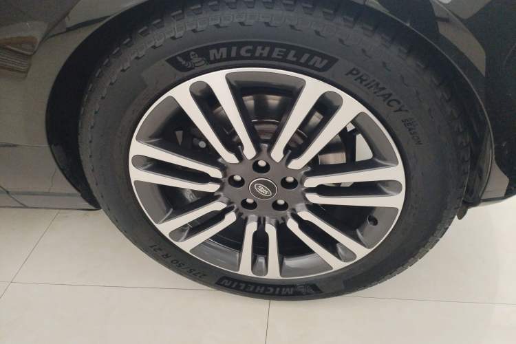 Used Land Rover Range 2015 3.0 SC V6 Vogue Right Front Wheel Hub