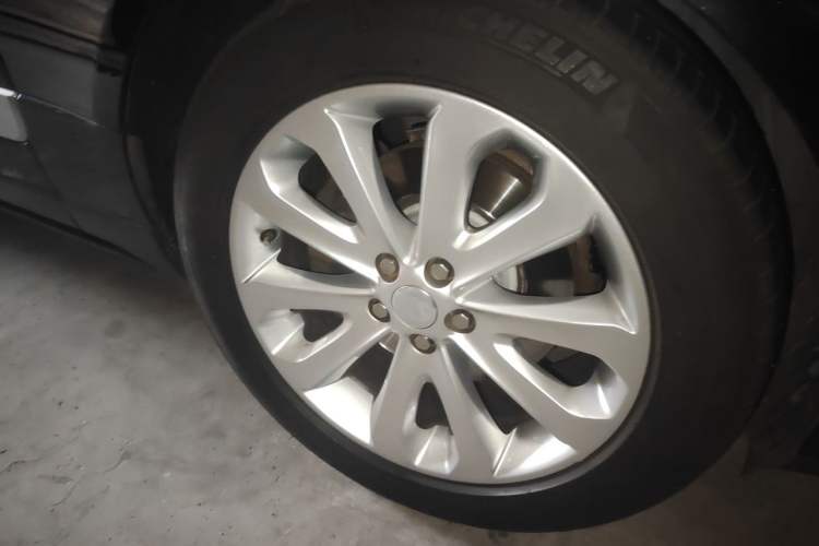 Used Land Rover Range 2015 3.0 SC V6 Vogue Right Front Wheel Hub