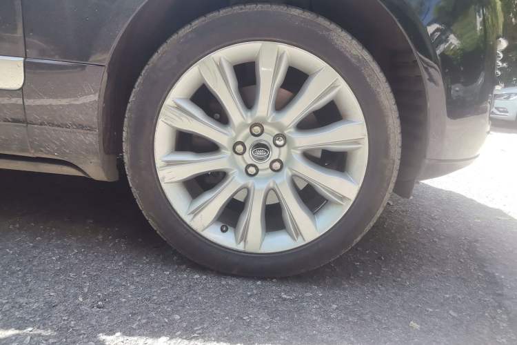 Used Land Rover Range 2015 3.0 SC V6 Vogue SE Long-Wheelbase Edition Right Front Wheel Hub