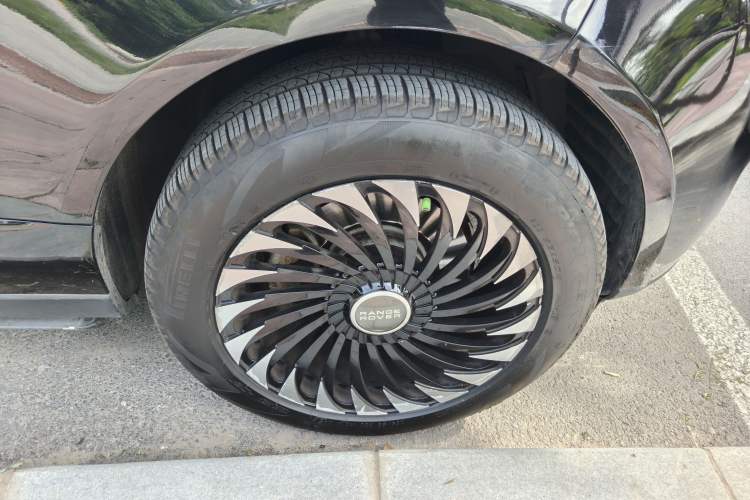 Used Land Rover Range 2015 3.0 SC V6 Vogue Right Front Wheel Hub
