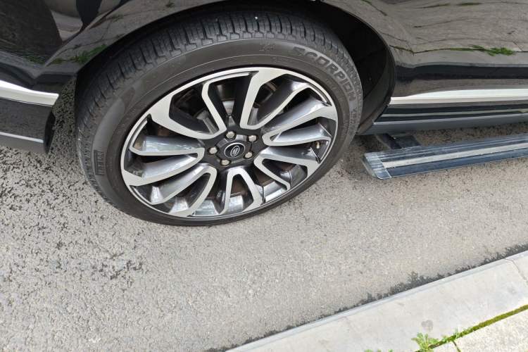 Used Land Rover Range 2015 3.0 SC V6 Vogue Right Front Wheel Hub