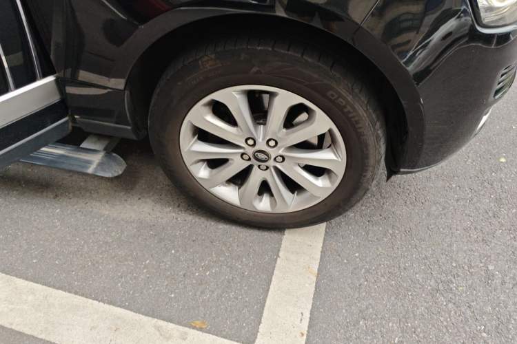 Used Land Rover Range 2015 3.0 SC V6 Vogue Right Front Wheel Hub