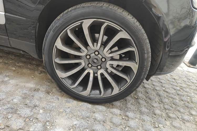 Used Land Rover Range 2015 3.0 SC V6 Vogue SE Long-Wheelbase Edition Right Front Wheel Hub