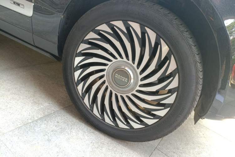 Used Land Rover Range 2015 3.0 SC V6 Vogue SE Long-Wheelbase Edition Right Front Wheel Hub