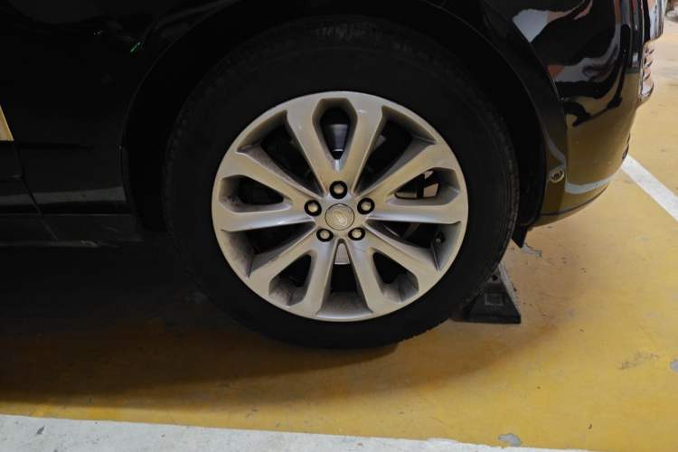 Used Land Rover Range  Right Front Wheel Hub