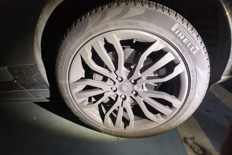 Used Land Rover Range  Right Front Wheel Hub