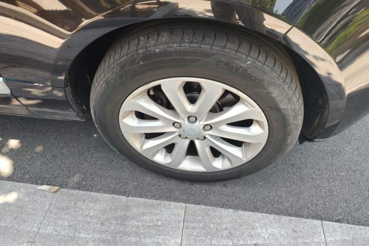Used Land Rover Range 2015 3.0 SC V6 Vogue Right Front Wheel Hub