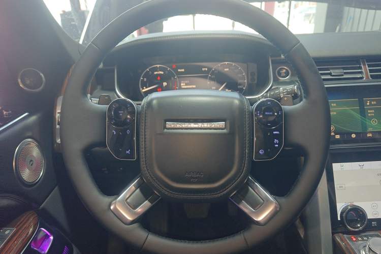 Used Land Rover Range 2015 3.0 SC V6 Vogue Steering Wheel