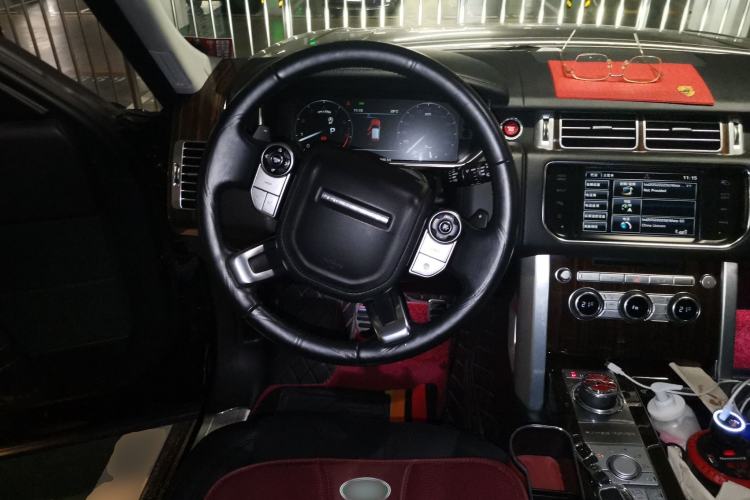 Used Land Rover Range 2015 3.0 SC V6 Vogue Steering Wheel
