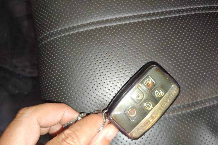 Used Land Rover Range 2015 3.0 SC V6 Vogue Vehicle Key