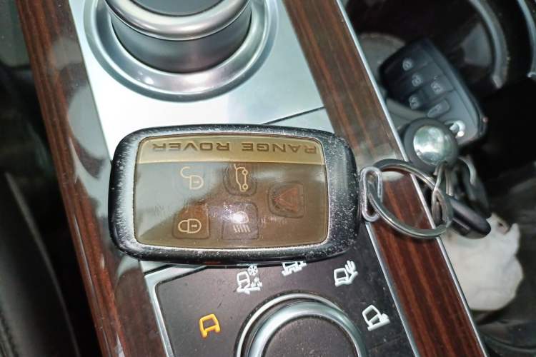 Used Land Rover Range 2015 3.0 SC V6 Vogue Vehicle Key