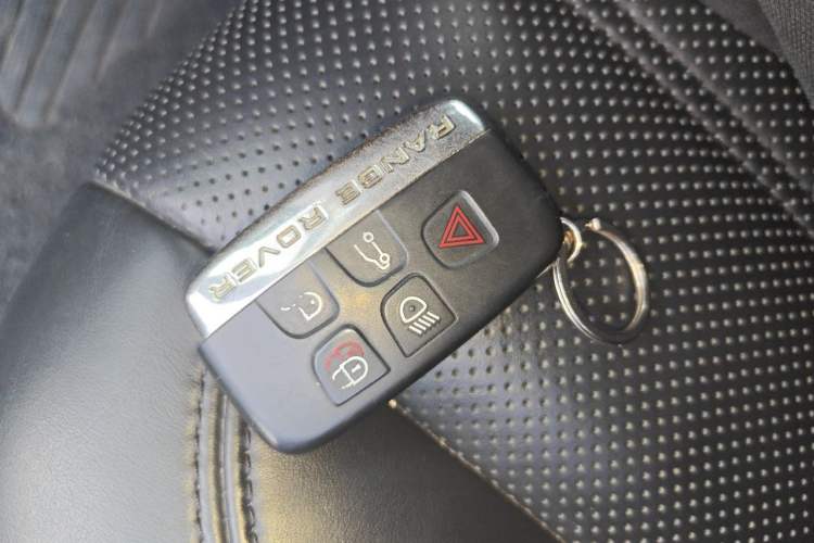Used Land Rover Range 2015 3.0 SC V6 Vogue Vehicle Key