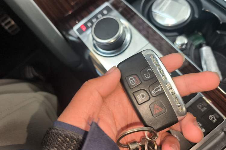 Used Land Rover Range 2015 3.0 SC V6 Vogue Vehicle Key