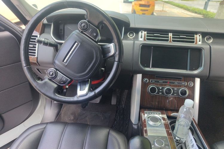 Used Land Rover Range 2015 3.0 SC V6 Vogue Center Console