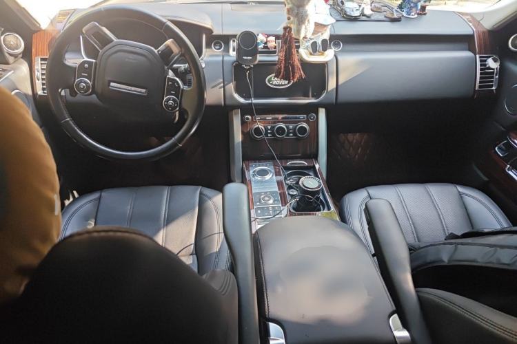 Used Land Rover Range 2015 3.0 SC V6 Vogue SE Long-Wheelbase Edition Center Console