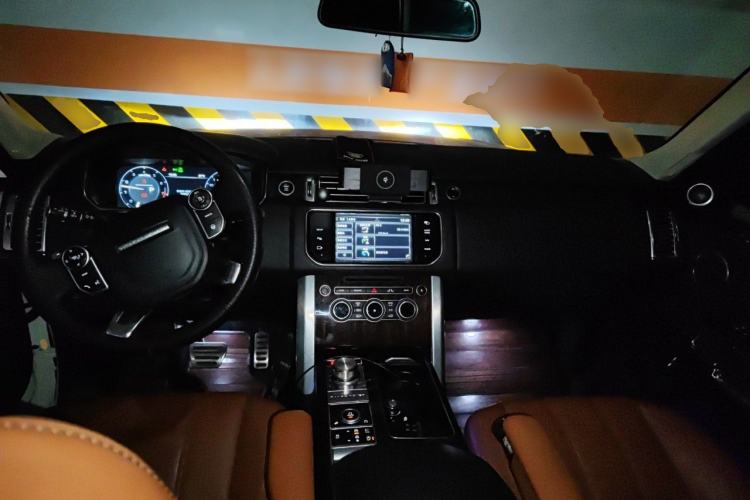 Used Land Rover Range 2015 3.0 SC V6 Vogue SE Long-Wheelbase Edition Center Console
