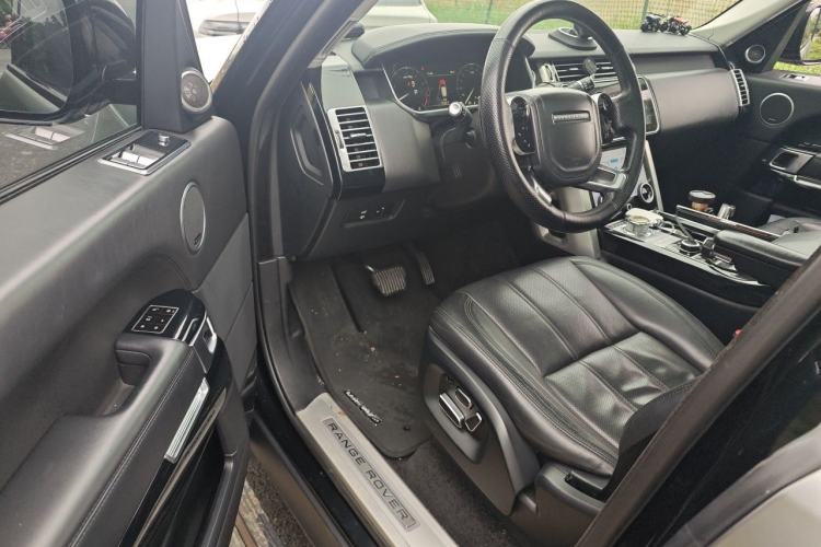 Used Land Rover Range 2015 3.0 SC V6 Vogue SE Long-Wheelbase Edition Driver Seat