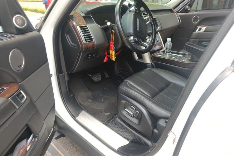 Used Land Rover Range 2015 3.0 SC V6 Vogue Driver Seat