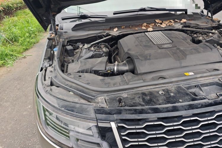 Used Land Rover Range 2015 3.0 SC V6 Vogue SE Long-Wheelbase Edition Engine Bay Right