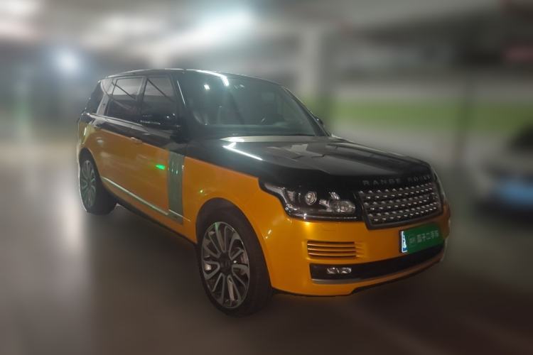Used Land Rover Range 2015 3.0 TDV6 Vogue SE Extended-Length Model Front Right 45 Deg