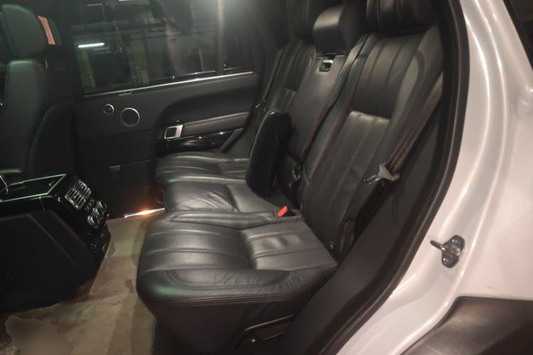 Used Land Rover Range 2015 3.0 TDV6 Vogue SE Extended-Length Model Left Rear Seat