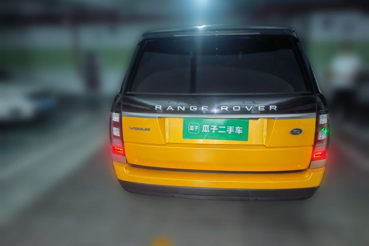 Used Land Rover Range 2015 3.0 TDV6 Vogue SE Extended-Length Model Rear