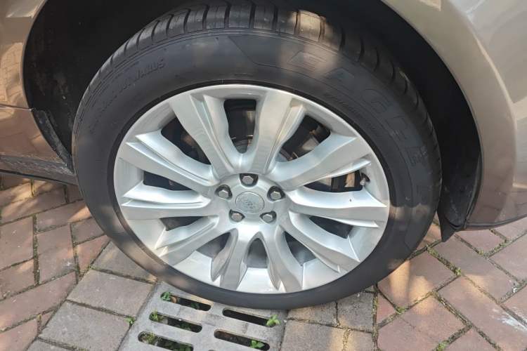 Used Land Rover Range 2015 3.0 SC V6 Vogue SE Long-Wheelbase Edition Right Front Wheel Hub