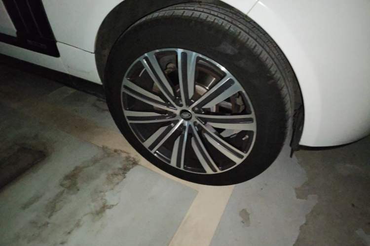 Used Land Rover Range 2015 3.0 SC V6 Vogue SE Long-Wheelbase Edition Right Front Wheel Hub
