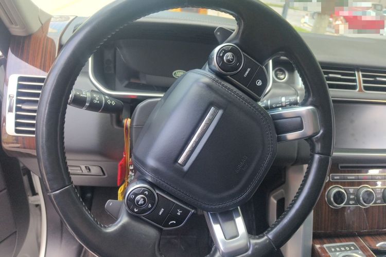 Used Land Rover Range 2015 3.0 SC V6 Vogue Steering Wheel