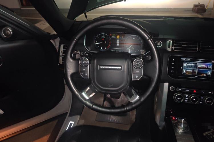 Used Land Rover Range 2015 3.0 TDV6 Vogue SE Extended-Length Model Steering Wheel