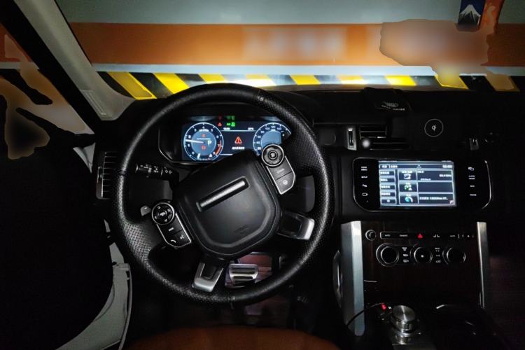 Used Land Rover Range 2015 3.0 SC V6 Vogue SE Long-Wheelbase Edition Steering Wheel