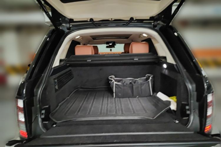 Used Land Rover Range 2015 3.0 SC V6 Vogue SE Long-Wheelbase Edition Trunk