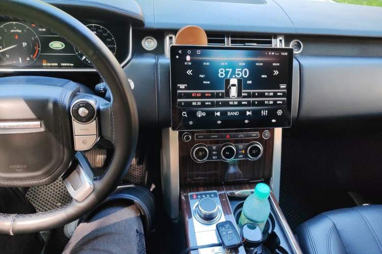 Used Land Rover Range 2015 3.0 SC V6 Vogue SE Long-Wheelbase Edition Audio And AC Panel