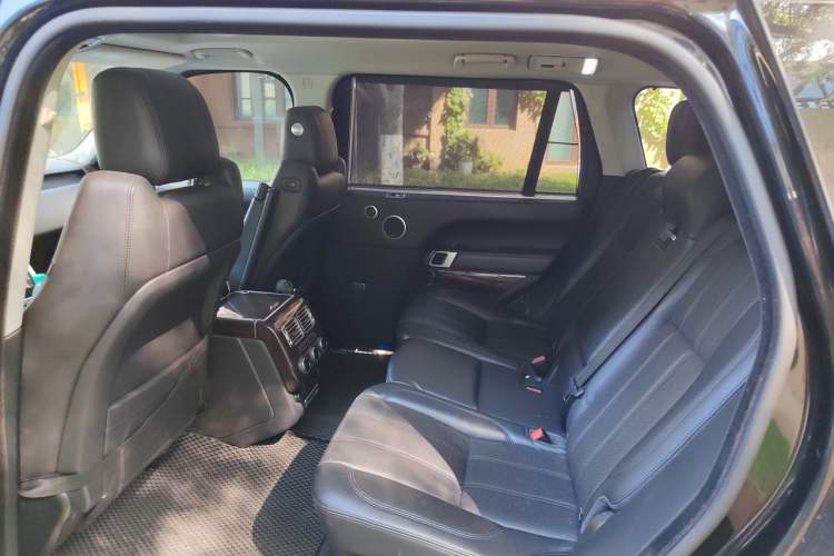 Used Land Rover Range 2015 3.0 SC V6 Vogue SE Long-Wheelbase Edition Left Rear Seat