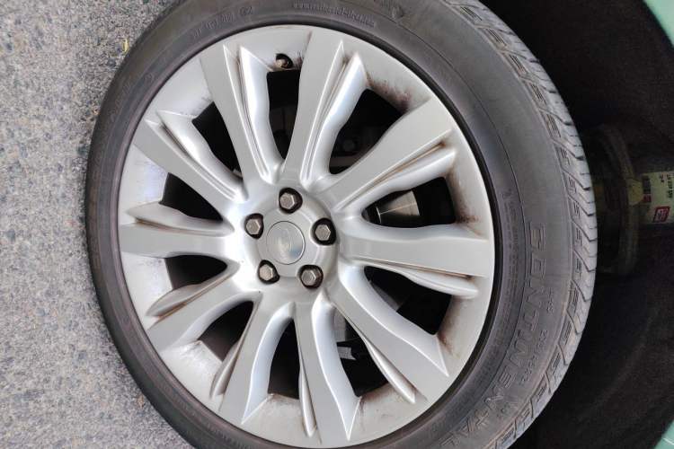 Used Land Rover Range 2015 3.0 SC V6 Vogue SE Long-Wheelbase Edition Right Front Wheel Hub