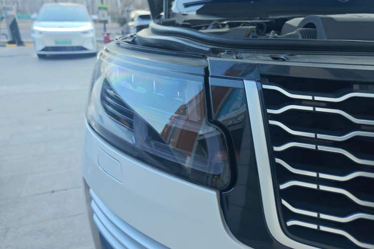 Used Land Rover Range 2015 3.0 SC V6 Vogue SE Long-Wheelbase Edition Right Front Headlight