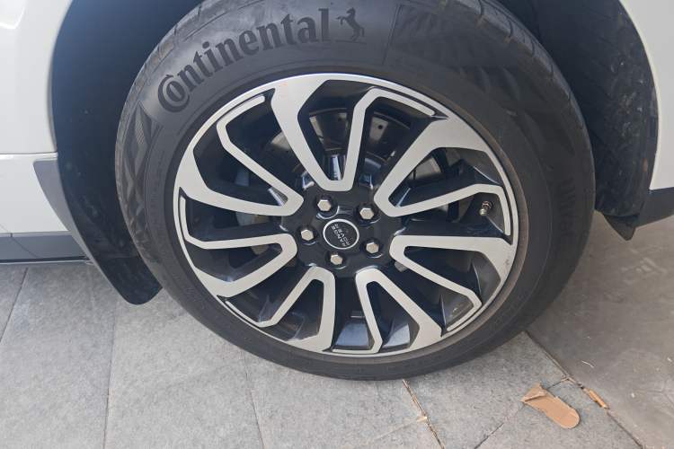 Used Land Rover Range 2015 3.0 SC V6 Vogue SE Long-Wheelbase Edition Right Front Wheel Hub