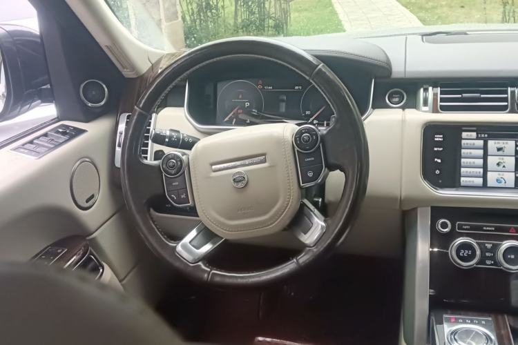 Used Land Rover Range 2015 3.0 SC V6 Vogue Steering Wheel