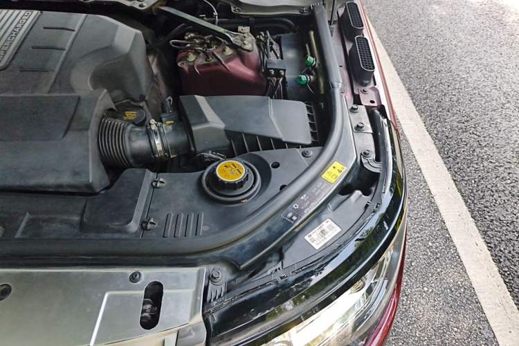 Used Land Rover Range 2015 3.0 SC V6 Vogue Engine Bay Left