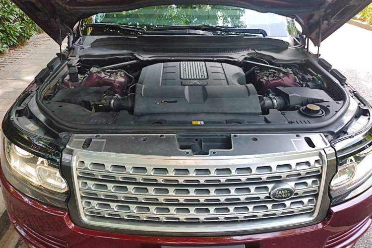 Used Land Rover Range 2015 3.0 SC V6 Vogue Engine Bay