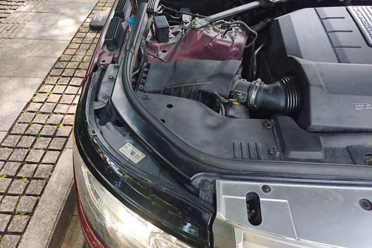 Used Land Rover Range 2015 3.0 SC V6 Vogue Engine Bay Right