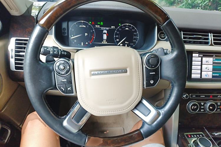 Used Land Rover Range 2015 3.0 SC V6 Vogue Steering Wheel