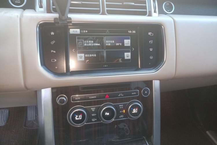 Used Land Rover Range 2015 3.0 SC V6 Vogue Audio And AC Panel
