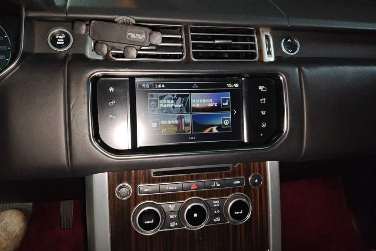 Used Land Rover Range 2015 3.0 SC V6 Vogue SE Long-Wheelbase Edition Audio And AC Panel