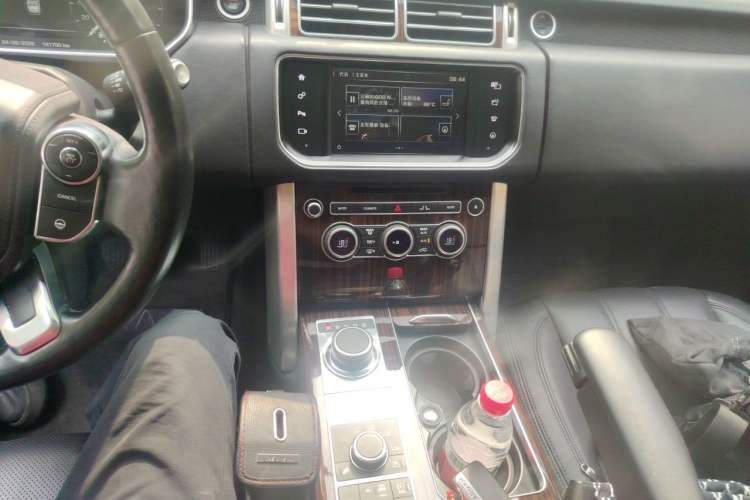 Used Land Rover Range 2015 3.0 SC V6 Vogue Audio And AC Panel