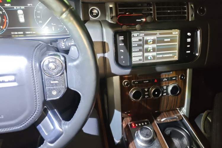 Used Land Rover Range 2015 3.0 SC V6 Vogue Audio And AC Panel