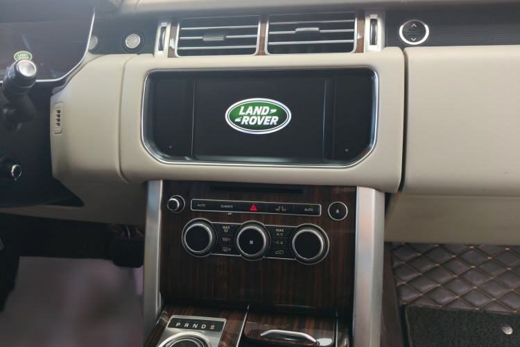 Used Land Rover Range 2015 3.0 SC V6 Vogue Audio And AC Panel