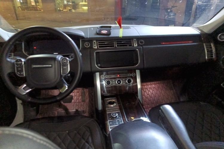 Used Land Rover Range 2015 3.0 TDV6 Vogue Center Console