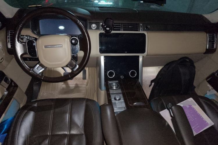 Used Land Rover Range 2015 3.0 SC V6 Vogue SE Long-Wheelbase Edition Center Console