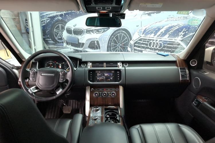 Used Land Rover Range 2015 3.0 SC V6 Vogue Center Console